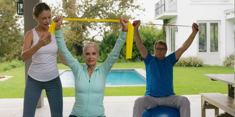 Come allenarsi da casa senza attrezzi da palestra tradizionali